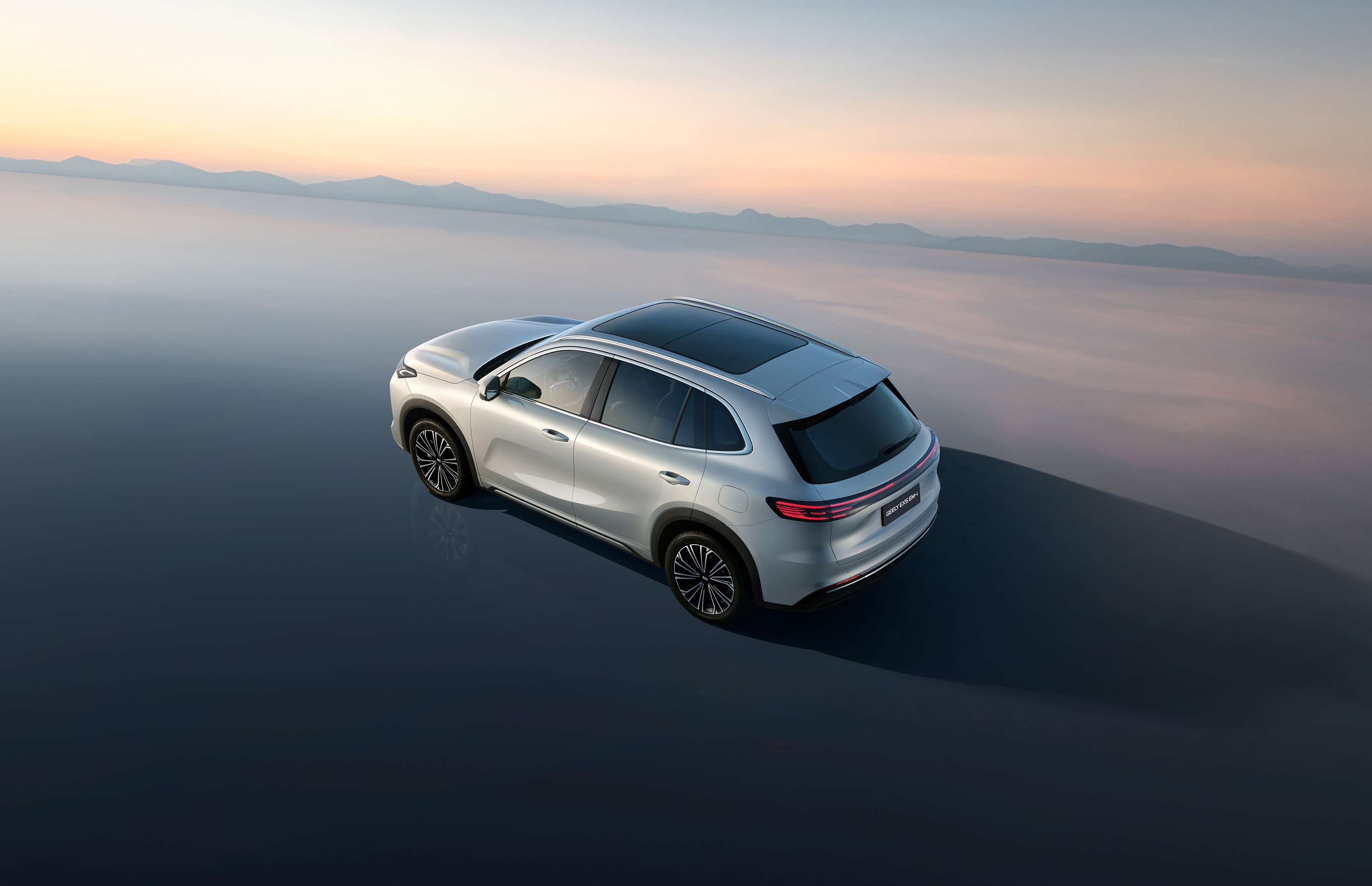 Geely EX5 EM-I ângulo 1